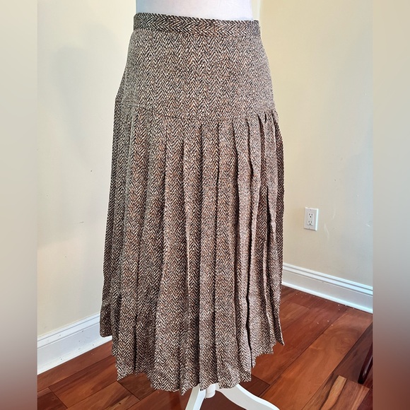 Brooks Brothers‎ Silk Pleated Skirt - Picture 2 of 6